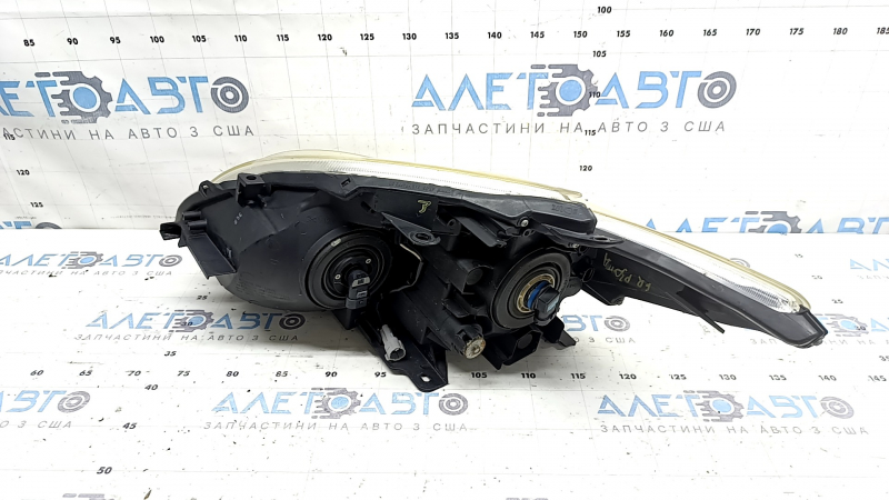 Front right headlight Toyota Prius 30 12-15 rest, halogen, needs polishing, scratches, cracks under the glass