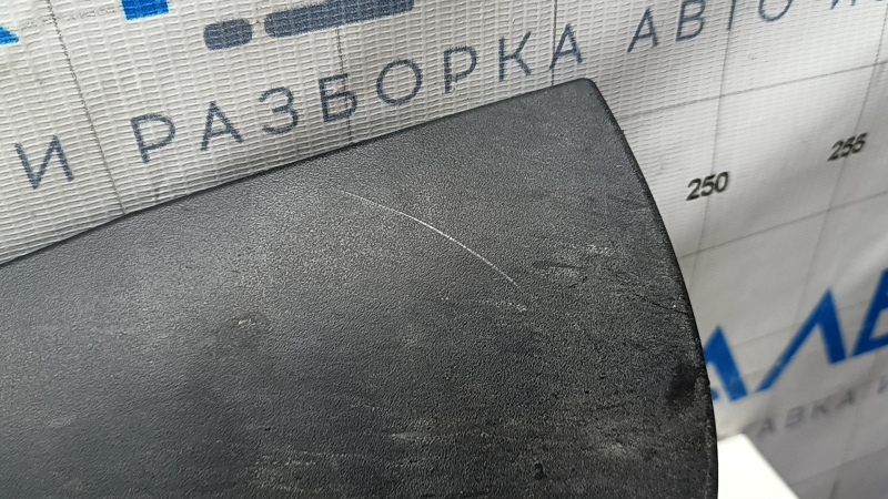 Tesla Model Y 20-25 upper right threshold structure, scratches