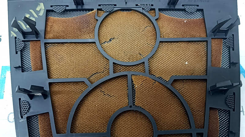 The speaker mesh of the front panel of the BMW X5 F15 14-18 is black, the foam has dried out