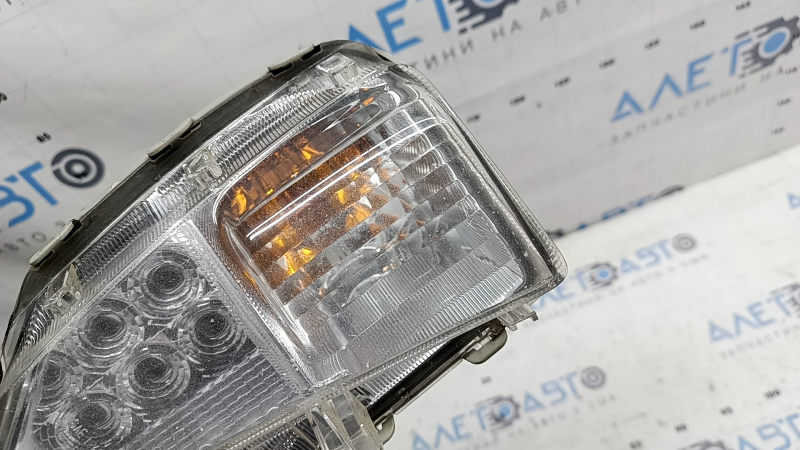 Right turn signal Toyota Prius 30 12-15 rest, for polishing