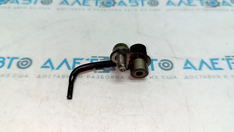 Oil injector for Hyundai Ioniq 17-22 HEV, PHEV 1.6 G4LE internal combustion engine with bolt