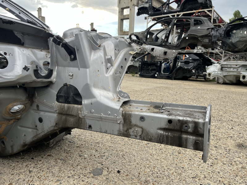 Front left quarter panel for Audi A6 C7 12-18 on the body, silver, painted