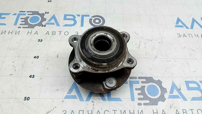 The rear right hub of the Ford Mustang Mach-E 21-26 is crushed