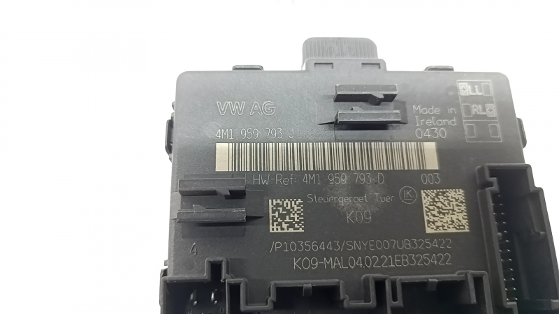Front left door computer Audi Q8 19-26