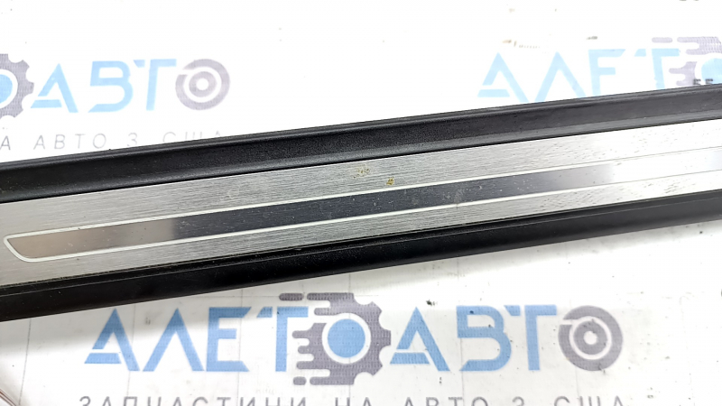 Front right outer door sill trim for Audi Q8 19-26, black with chrome, backlight, dry-cleaned chrome