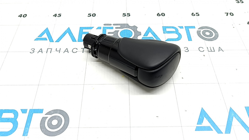 Honda Accord 23-gear knob with black glossy trim, scratch