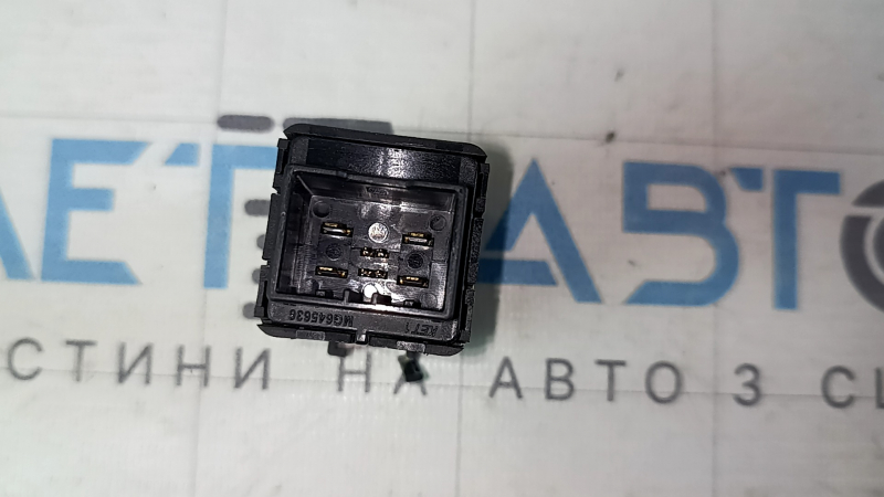 STOP SIGNAL MODULE Hyundai Sonata 11-15 broken fastening