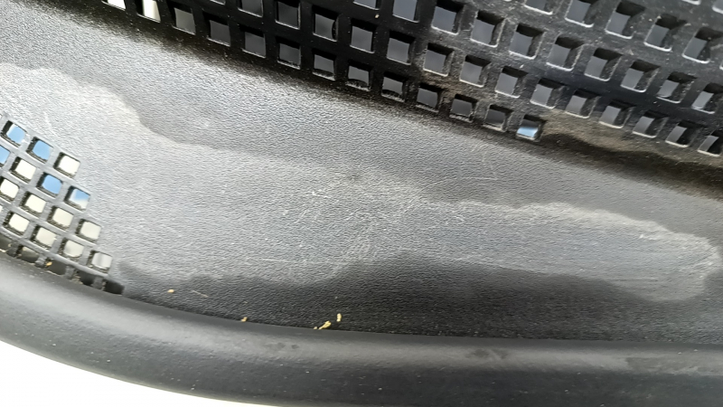 Windscreen wiper grille plastic Hyundai Sonata 11-15 scratches