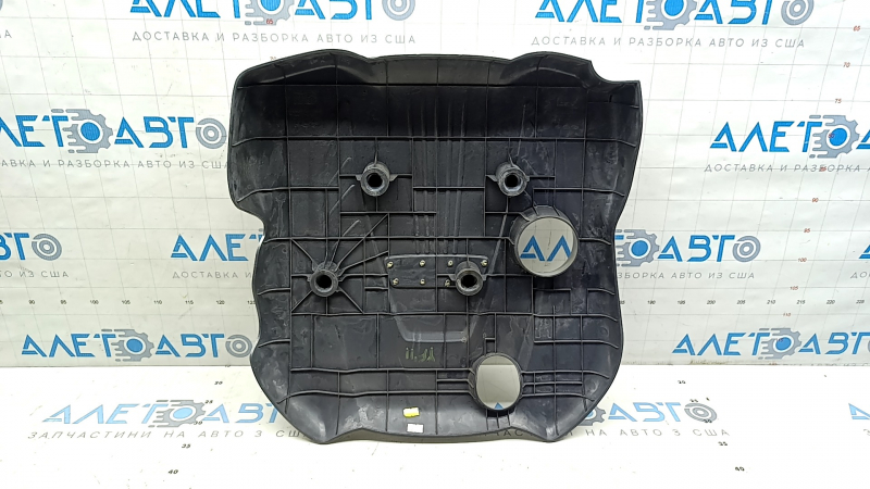Engine cover Hyundai Sonata 11-15 hybrid scratches, rusted chrome