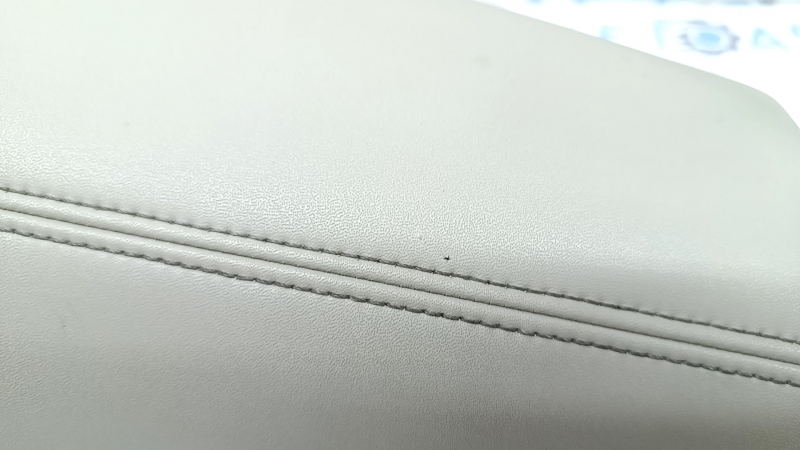 Right dashboard trim for Honda Insight 19-22, grey leather, dry-cleanable, scratches