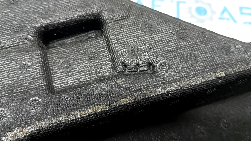 The left trunk foam of the Subaru Forester 19-24 SK is broken