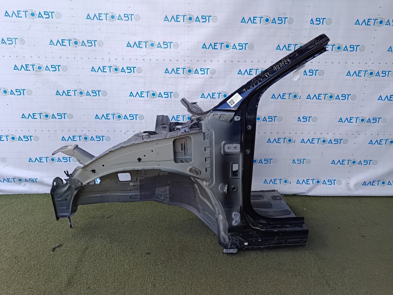 Front left quarter Hyundai Tucson 22-26 1.6T HEV Korea, sawn off, blue, dented threshold
