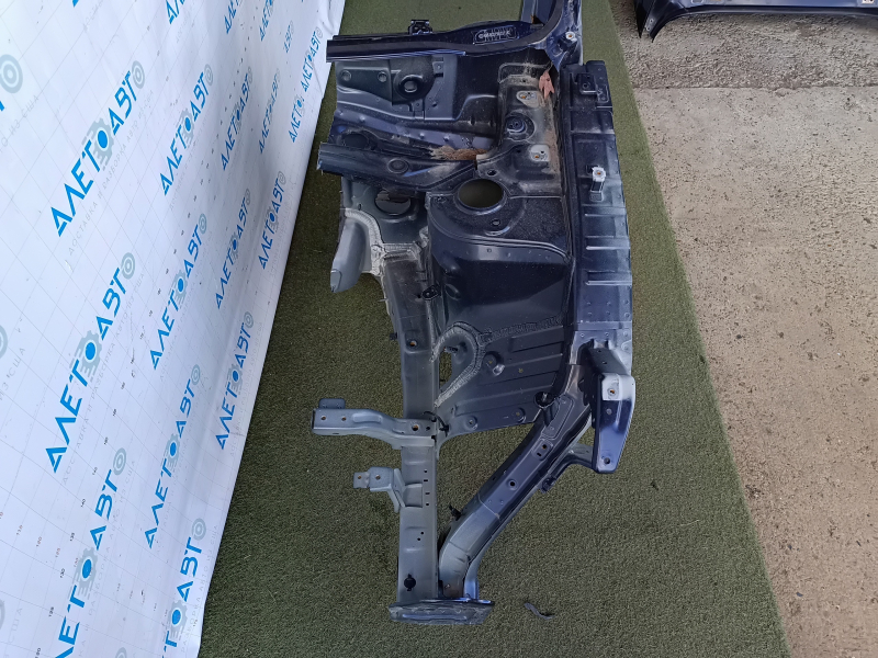 Front left quarter Hyundai Tucson 22-26 1.6T HEV Korea, sawn off, blue, dented threshold