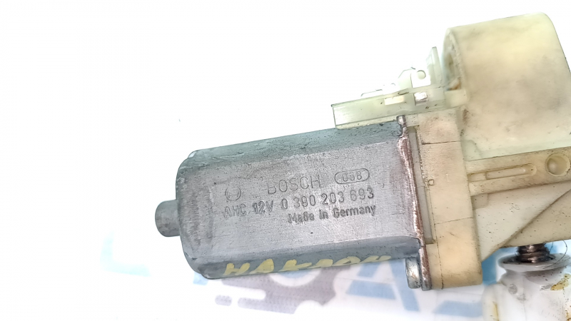 Motor for adjusting the steering wheel lift Audi Q8 19-26