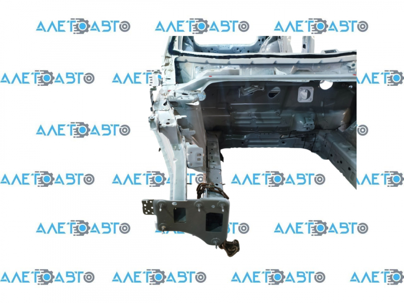 Front right quarter of Ford Mustang Mach-E 21-26 white A3, on the body, dented