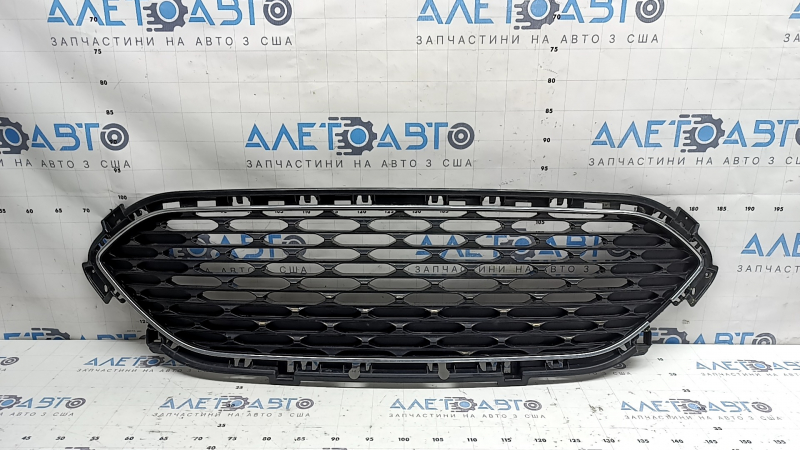Radiator grille Ford Escape MK4 20-22 mesh black gloss, chrome frame, missing chrome fragment, cracked mount, broken mount