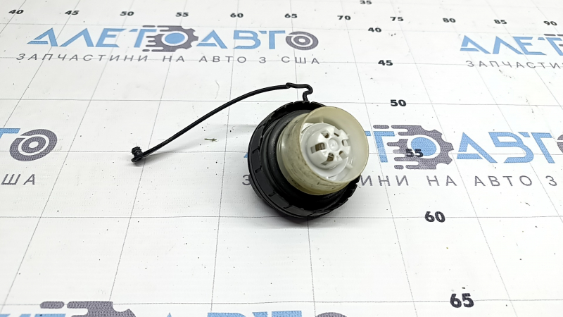 Fuel filler cap for Toyota Prius V 15-17