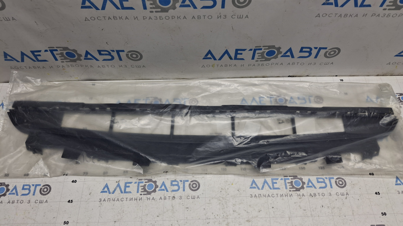 Lower grille of the front bumper Porsche Cayenne 19-26
