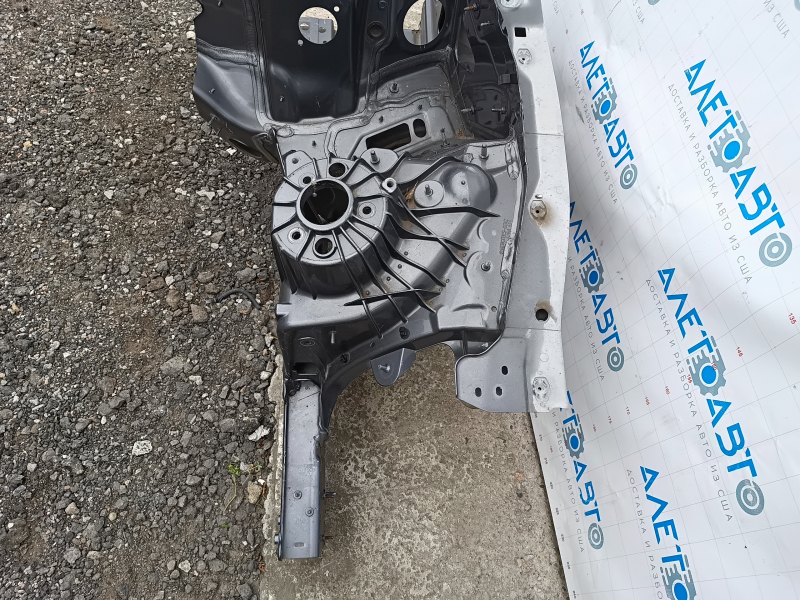 Front left quarter of Mercedes W213 E 17-23 sawed off, graphite, without threshold