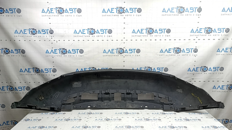 Jeep Grand Cherokee WL 22-24 front bumper lip structure, scratches
