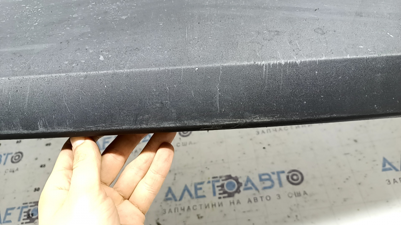 Jeep Grand Cherokee WL 22-24 front bumper lip structure, scratches