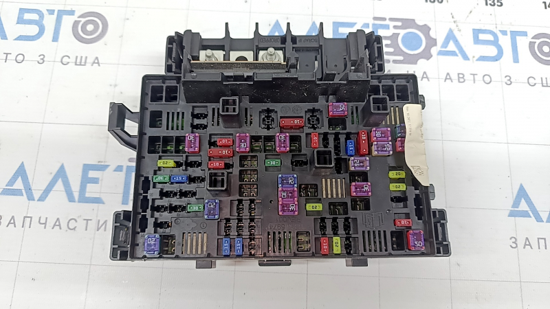 Jeep Grand Cherokee WL 22-24 PHEV trunk fuse box broken fasteners