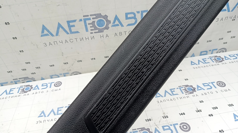 Front right door sill trim Jeep Grand Cherokee WL 21-26 black, scratches