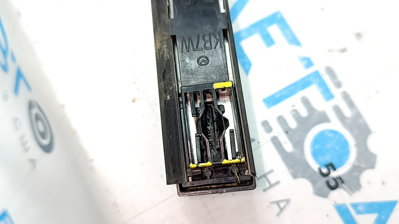 Right roof lining Mazda CX-5 17-25 without roof rails, broken fasteners