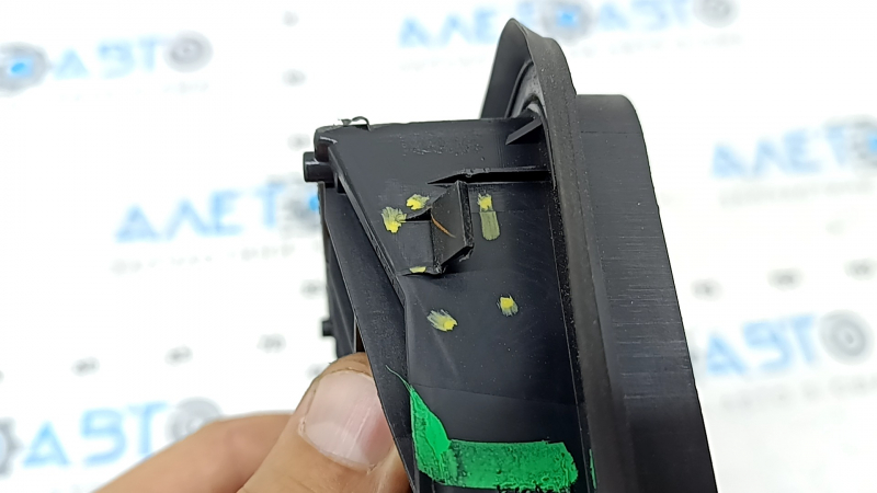 Left ventilation shield Toyota Prius 50 Prime 17-22 broken fasteners