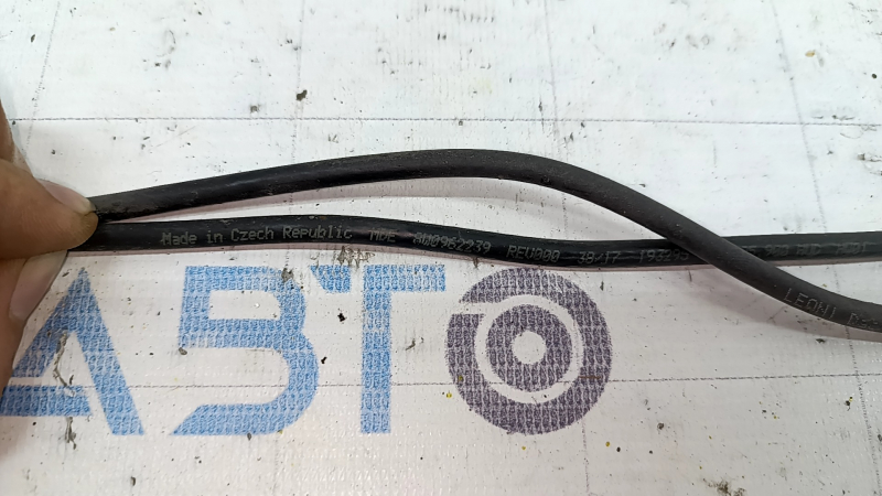 Wiring for the foot-operated trunk release unit for the Audi A5 F5 17-25