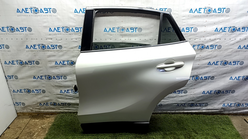 Door assembly rear left Toyota Venza 21-24 white 070, keyless, butt