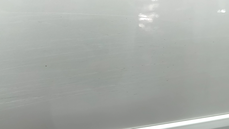 Front right door assembly Subaru Forester 25-26 white K1X, paint scratches