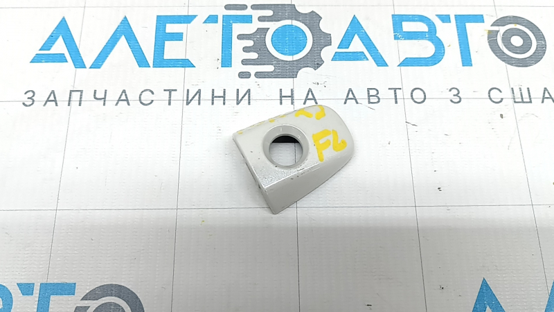 The plug of the outer handle, front left, Subaru Forester 25-26, the fasteners are broken