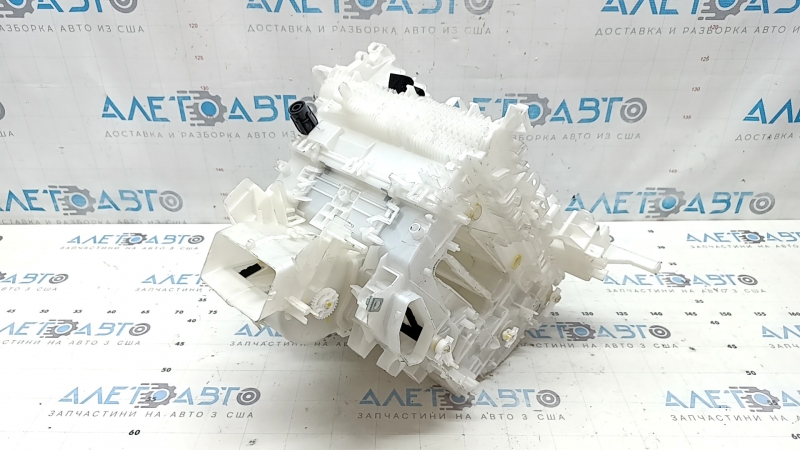 The heater housing is a bare air conditioner for Toyota Prius 50 Prime 17-22 without radiators and actuators