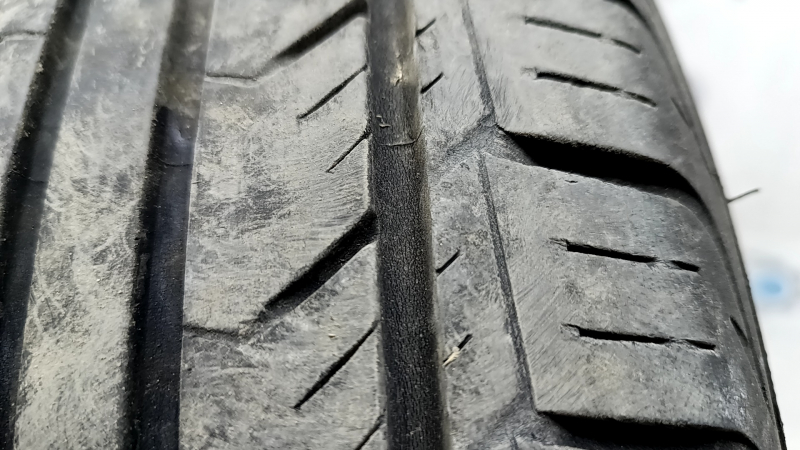 Tire R15 195/65 Summit Ultra Max A/S 2023 all-season 5mm, microcracks