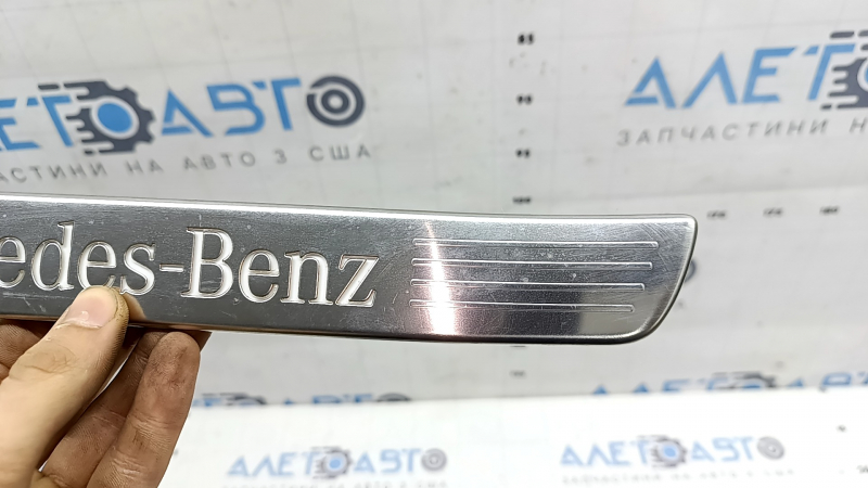 Outer rear left door sill trim Mercedes W167 GLE 20-26 chrome with backlight, scratches