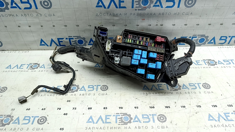 Left underhood fuse box for Toyota Venza 21- with housing and wiring