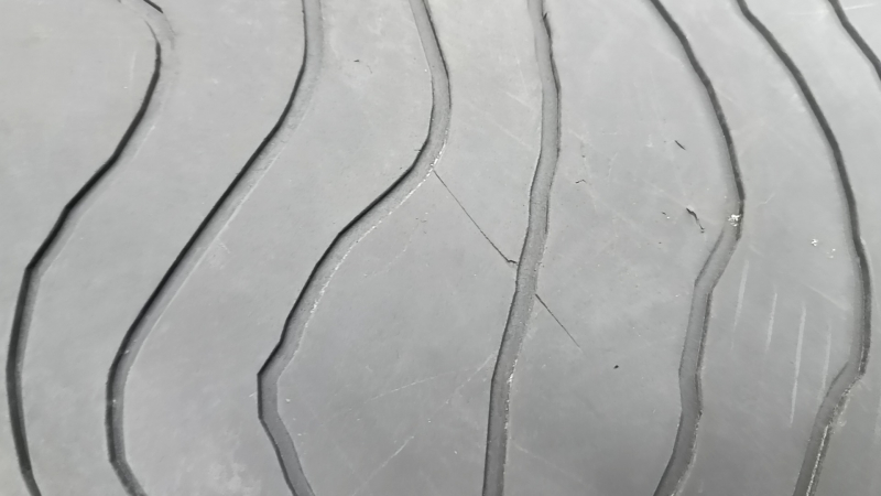 Set of floor mats for Subaru Forester 25-26, black rubber, scratches