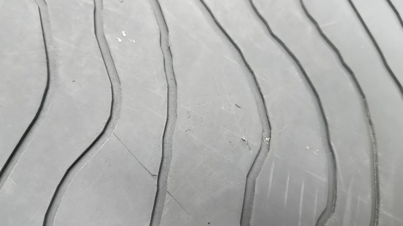 Set of floor mats for Subaru Forester 25-26, black rubber, scratches