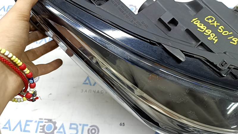 Front right headlight assembly Infiniti QX50 19-22 LED, adaptive, needs polishing, varnish peeled off, LED turns yellow