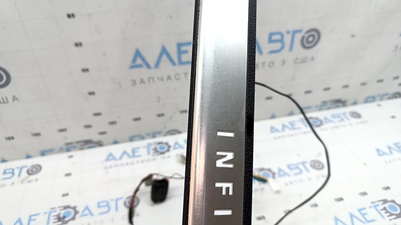 Outer front left door sill plate Infiniti QX50 19-23 chrome with backlight, scratches
