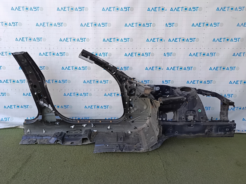 Front left quarter BMW 4 F36 15-20 Gran Coupe, sawn off with central pillar, black