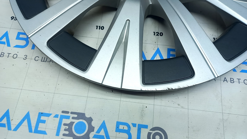 Wheel cap Toyota Camry v70 18-24 gray, chip, scratches
