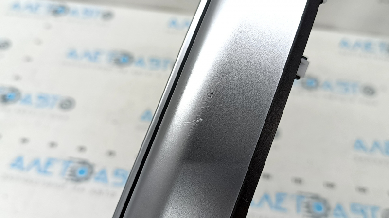 Front panel trim with air duct deflector right Hyundai Tucson 25-26 black with silver, scratches