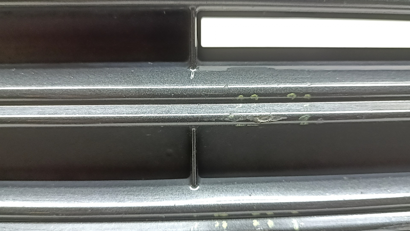 Lower grille of the front bumper Toyota Camry v70 21-24 LE/XLE usa without parking sensors, without camera, hybrid, black gloss, cracks, cuts, scratches, sand
