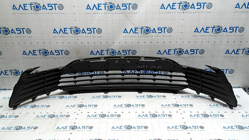 Lower grille of the front bumper Toyota Camry v70 21-24 LE/XLE usa without parking sensors, without camera, hybrid, black gloss, cracks, cuts, scratches, sand