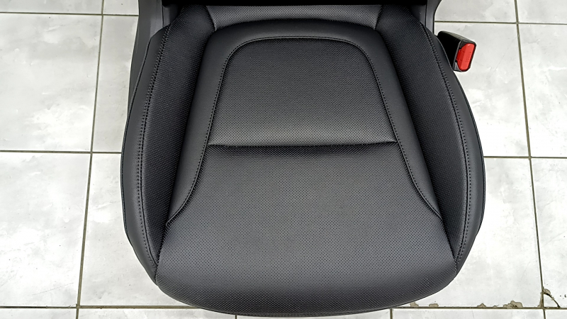 Passenger seat Hyundai Tucson 25-26 with airbag, Limited, electric, heated, ventilated, black leather, scratches