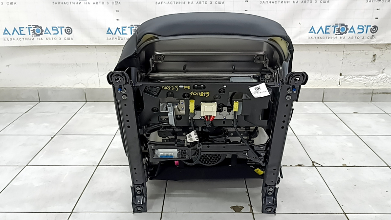 Passenger seat Hyundai Tucson 25-26 with airbag, Limited, electric, heated, ventilated, black leather, scratches
