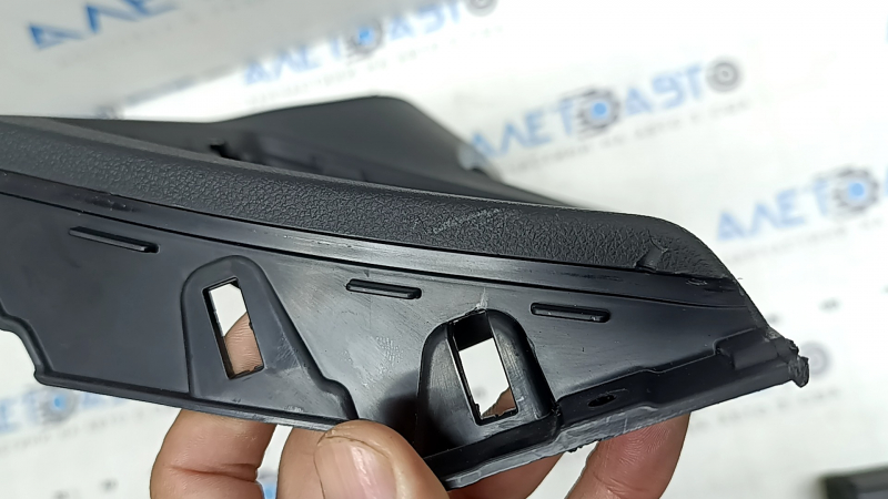 Driver's knee pad Kia Niro 17-22 HEV black, scratches, dents