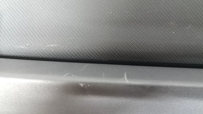 Kia Niro 17-22 trunk curtain, black, needs cleaning, scratches, bruises